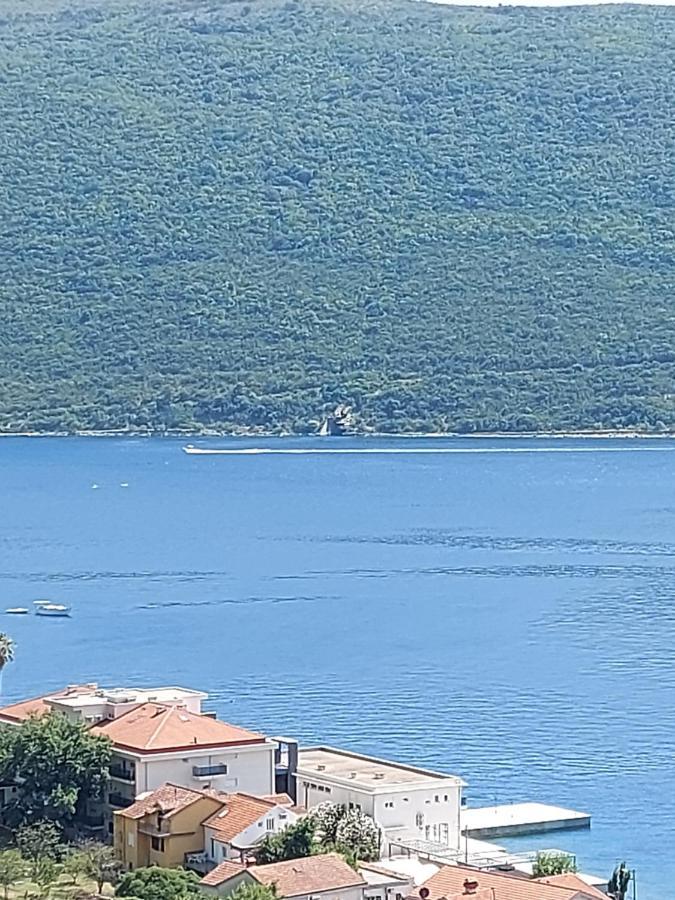 Manoni Apartman *