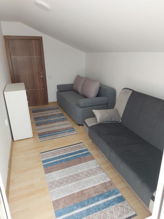 Manoni Apartman *