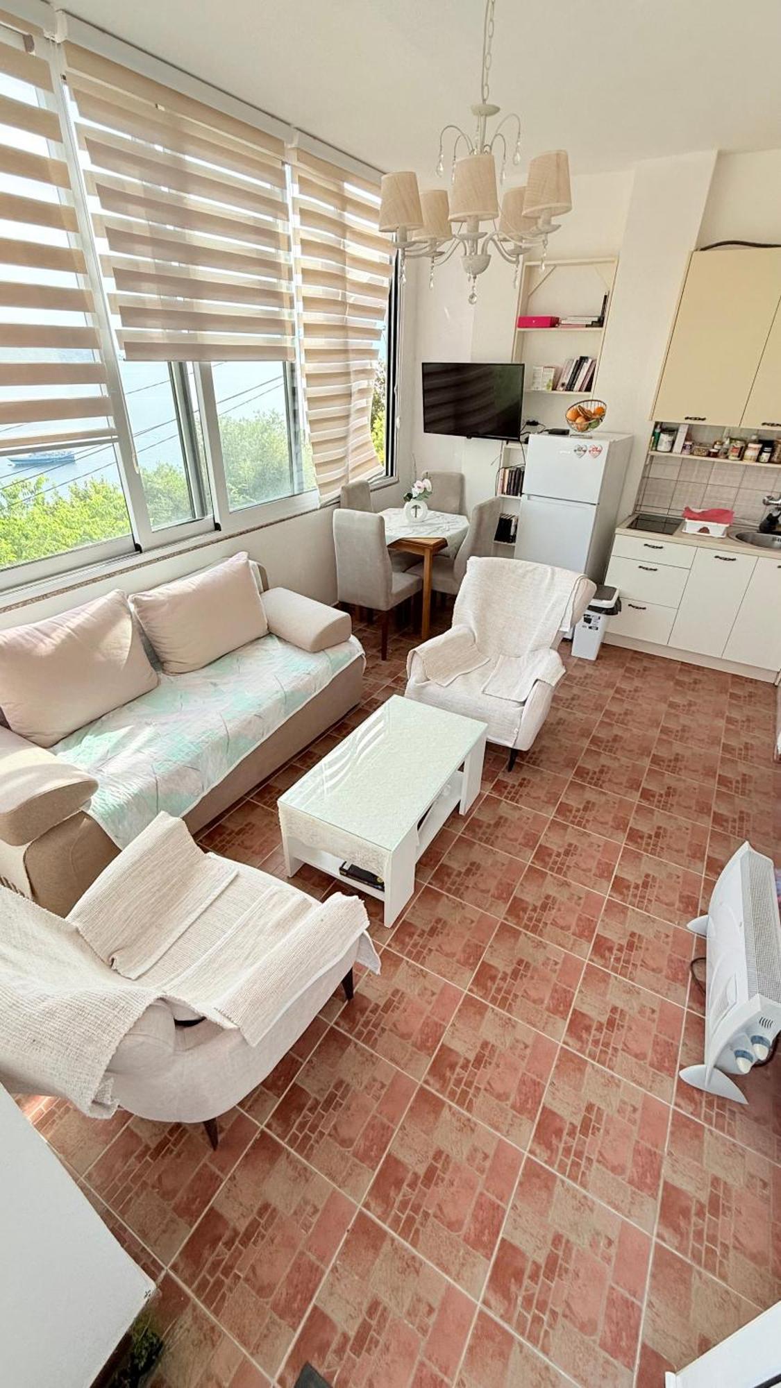 Manoni Apartman *