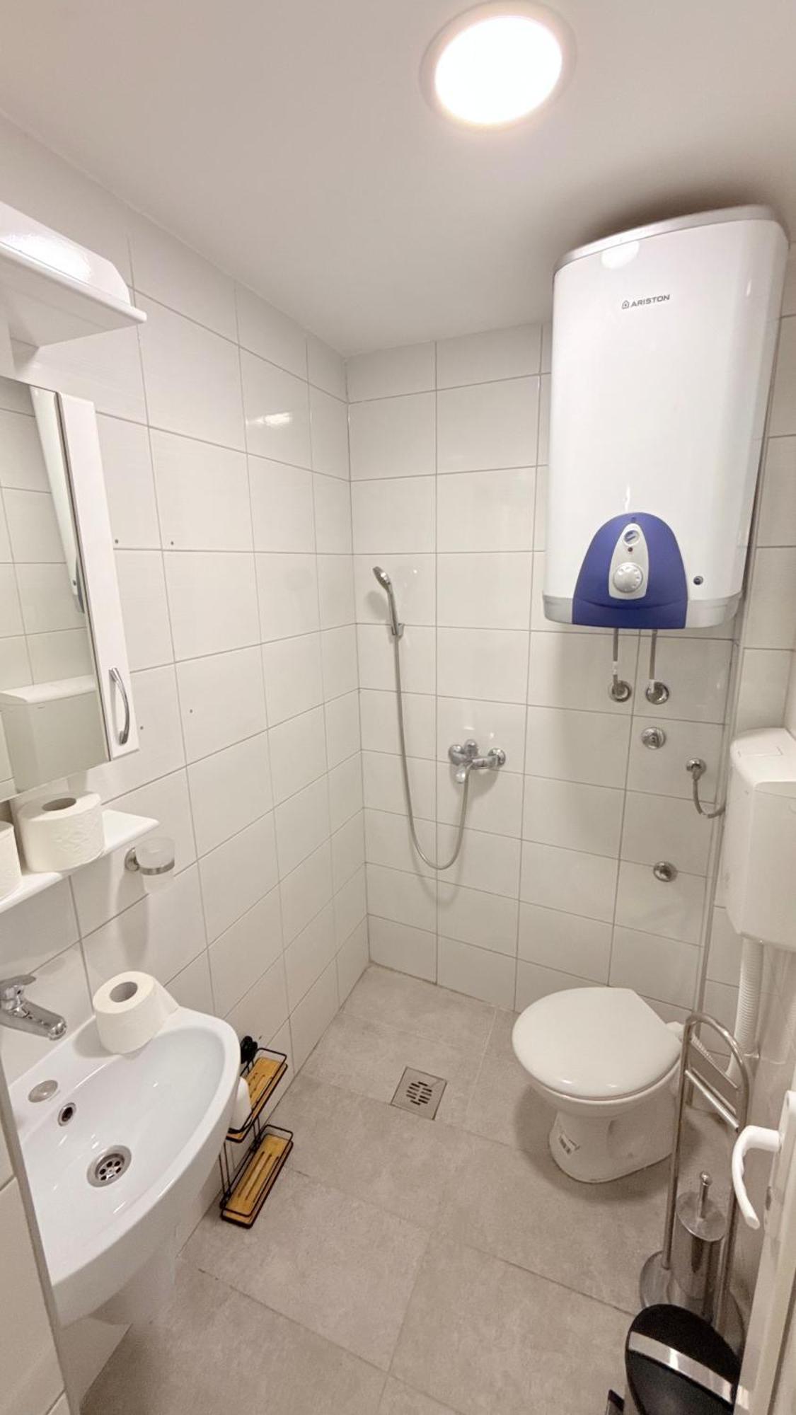 Apartman Manoni *